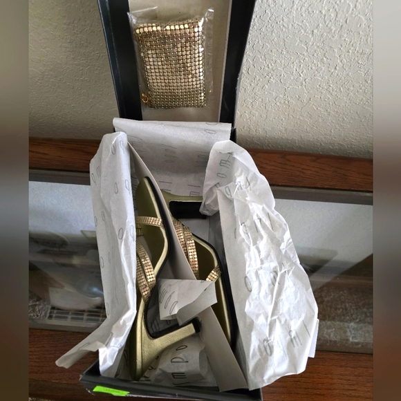 NEW Impo gold strappy heels and matching mini clutch. - Picture 1 of 6